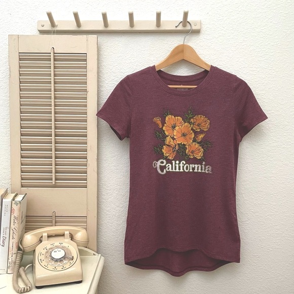 California Poppies Ladies Purple Tee, Classic Tee with Hi Lo Hemline, Sm… - Picture 3 of 7